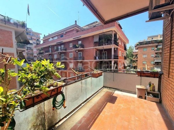 appartamento in vendita a Roma in zona Appio Claudio