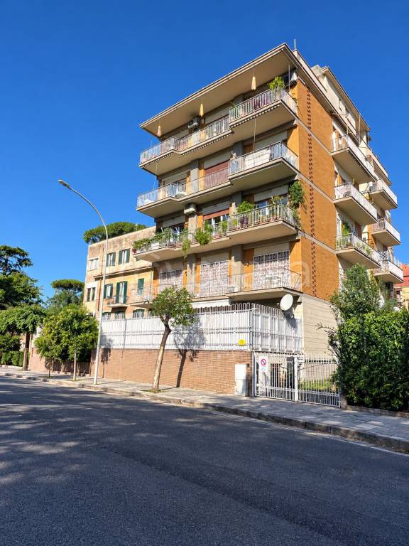 appartamento in vendita a Roma in zona Gianicolense