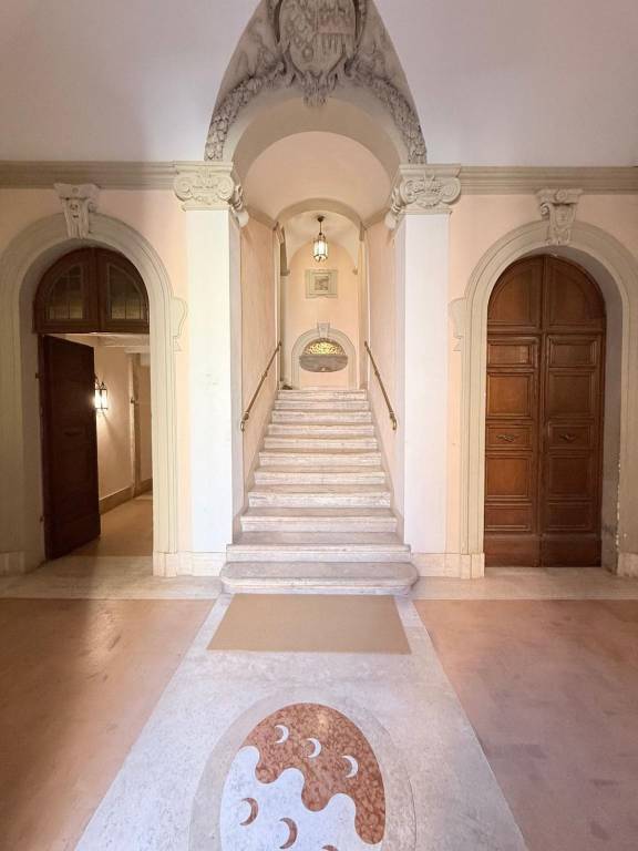 ufficio in vendita a Roma in zona Pigna - Sant'Angelo