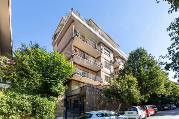 appartamento in vendita a Roma in zona Ostiense
