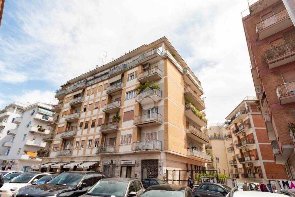 appartamento in vendita a Roma in zona Nomentano