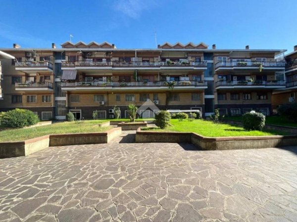 appartamento in vendita a Roma in zona Mostacciano