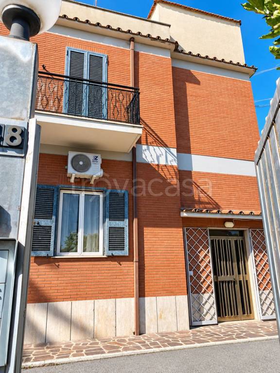 appartamento in vendita a Roma in zona Finocchio