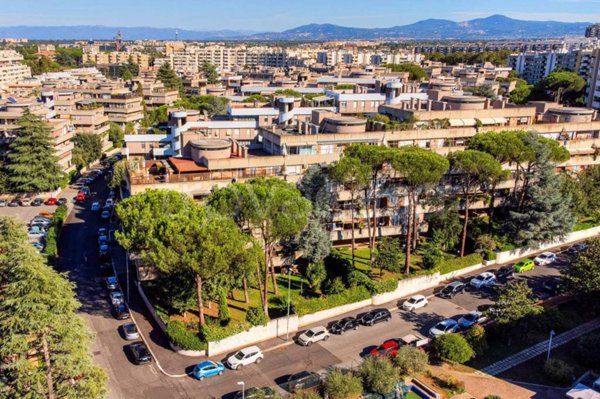 appartamento in vendita a Roma in zona EUR