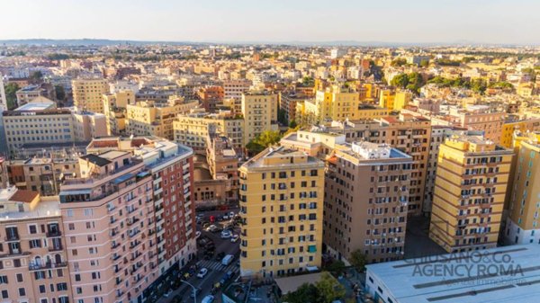 appartamento in vendita a Roma in zona Tuscolano