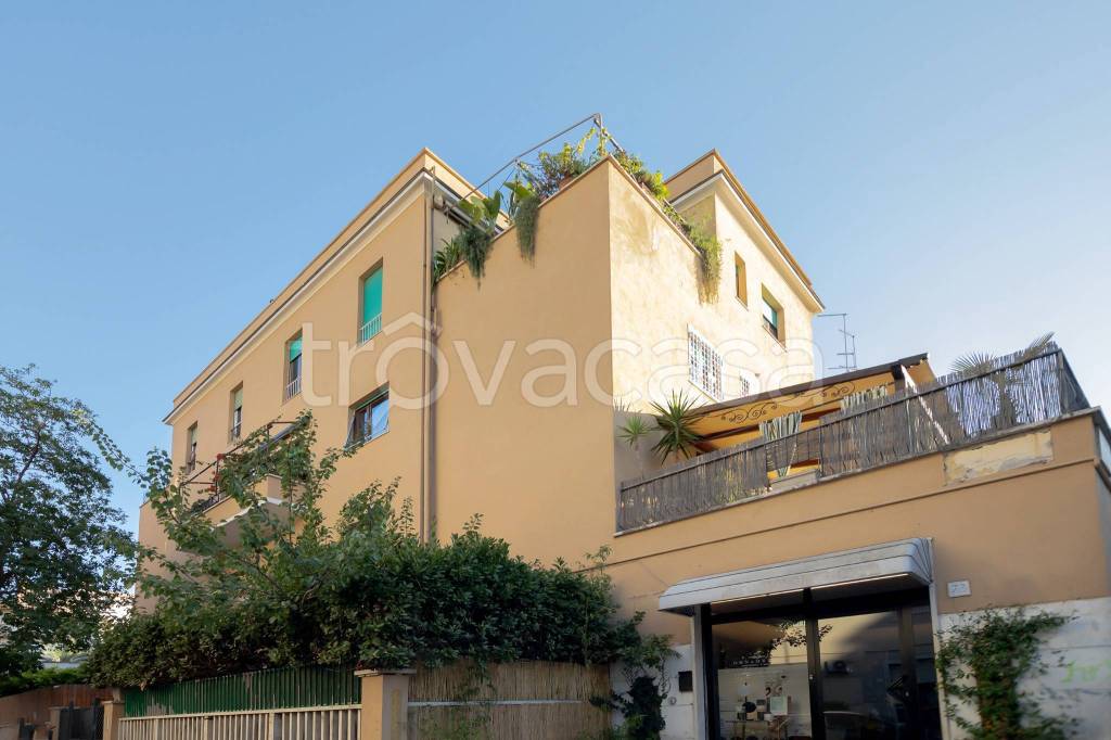 appartamento in vendita a Roma in zona Ostia