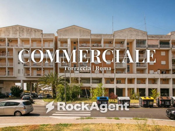 negozio in vendita a Roma in zona Ponte Mammolo