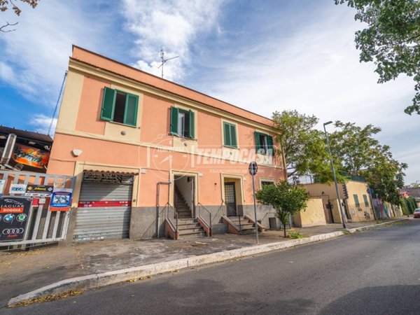 appartamento in vendita a Roma in zona Tuscolano