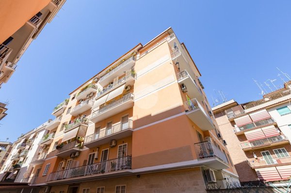 appartamento in vendita a Roma in zona Tuscolano