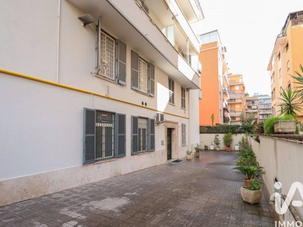 appartamento in vendita a Roma in zona Ostiense