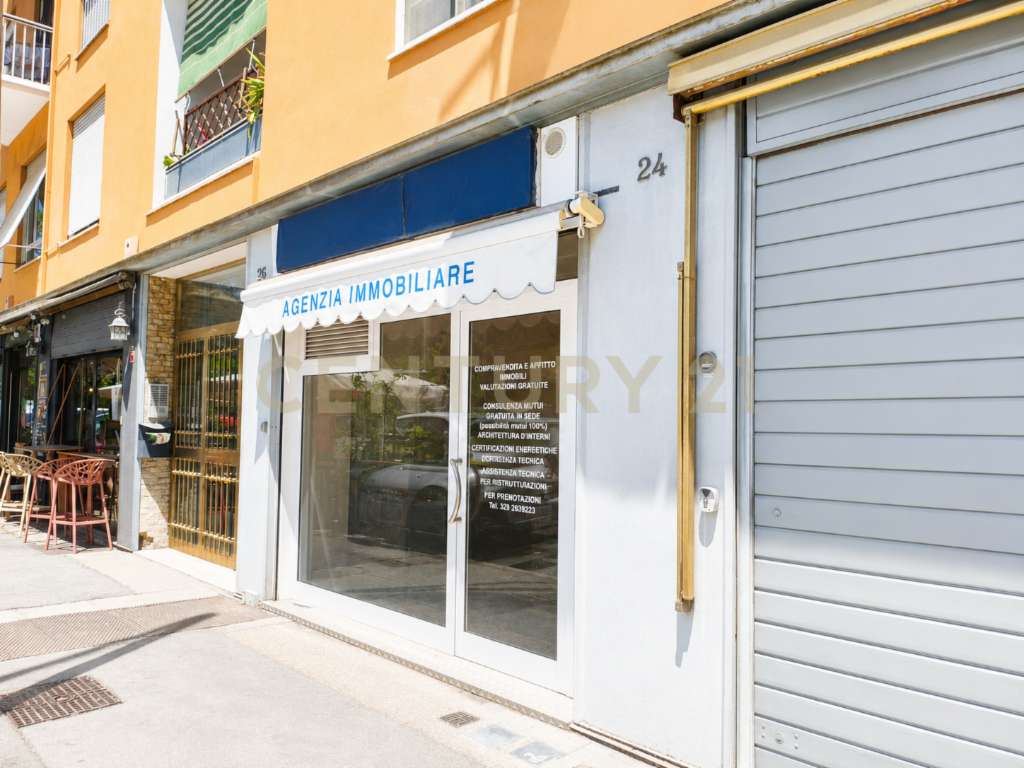 locale commerciale in vendita a Roma in zona Monte Sacro/Talenti