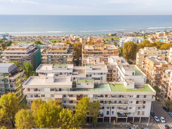appartamento in vendita a Roma in zona Ostia