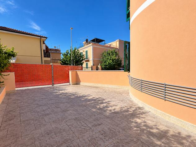 appartamento in vendita a Roma in zona Appio Pignatelli