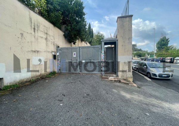 appartamento in vendita a Roma in zona Portuense
