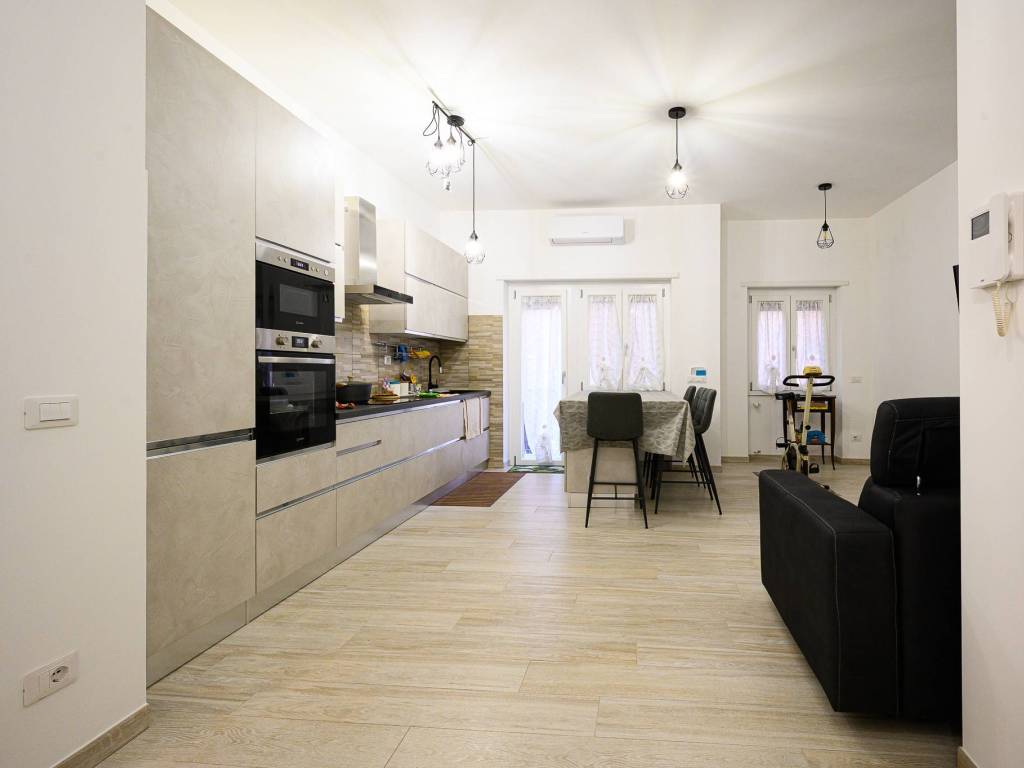 appartamento in vendita a Roma in zona Corviale