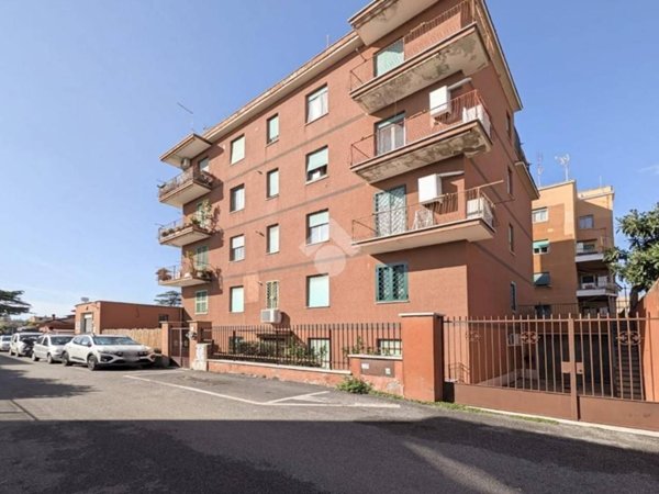appartamento in vendita a Roma in zona Tuscolano