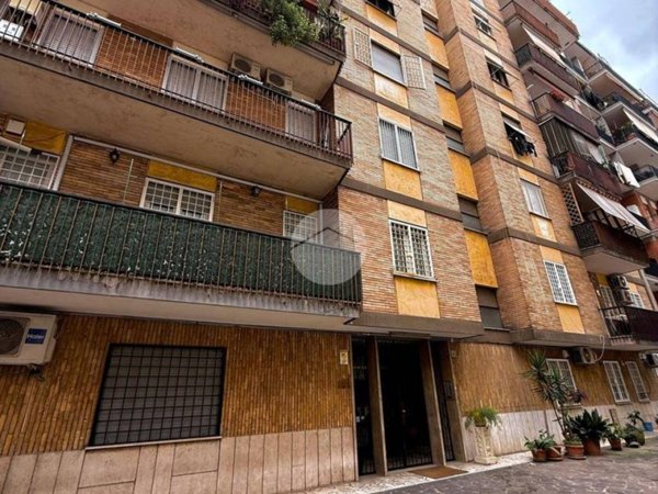 appartamento in vendita a Roma in zona Tuscolano