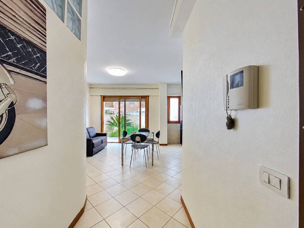 appartamento in vendita a Roma in zona Acilia