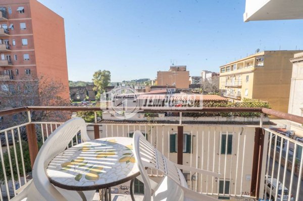 appartamento in vendita a Roma in zona Tuscolano