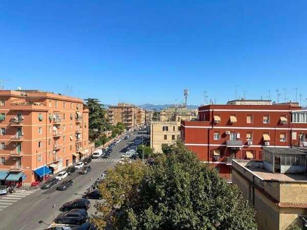 appartamento in vendita a Roma in zona Prenestino-Centocelle