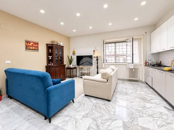 appartamento in vendita a Roma in zona Appio Latino