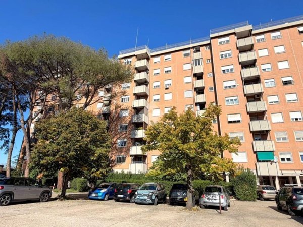 appartamento in vendita a Roma in zona Spinaceto