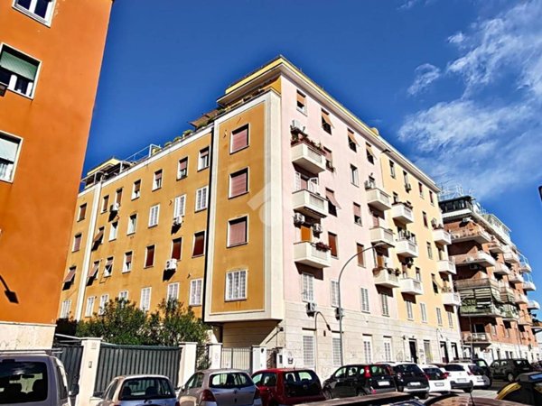 appartamento in vendita a Roma in zona Tuscolano