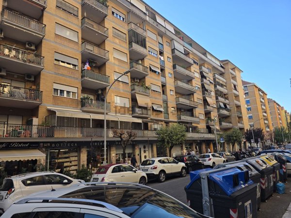 appartamento in vendita a Roma in zona Don Bosco