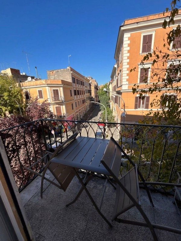 appartamento in vendita a Roma in zona Prenestino-Labicano