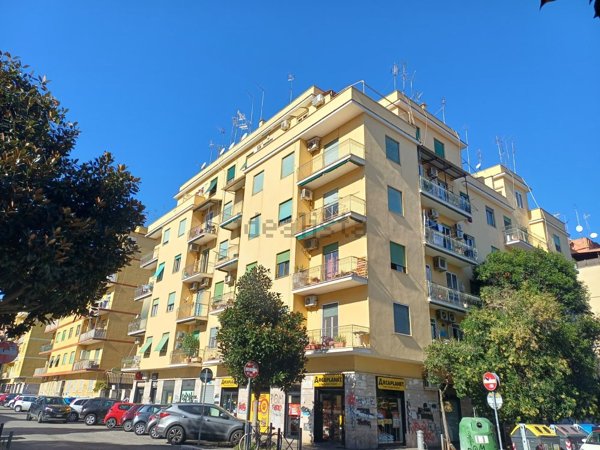 appartamento in vendita a Roma in zona Prenestino-Labicano