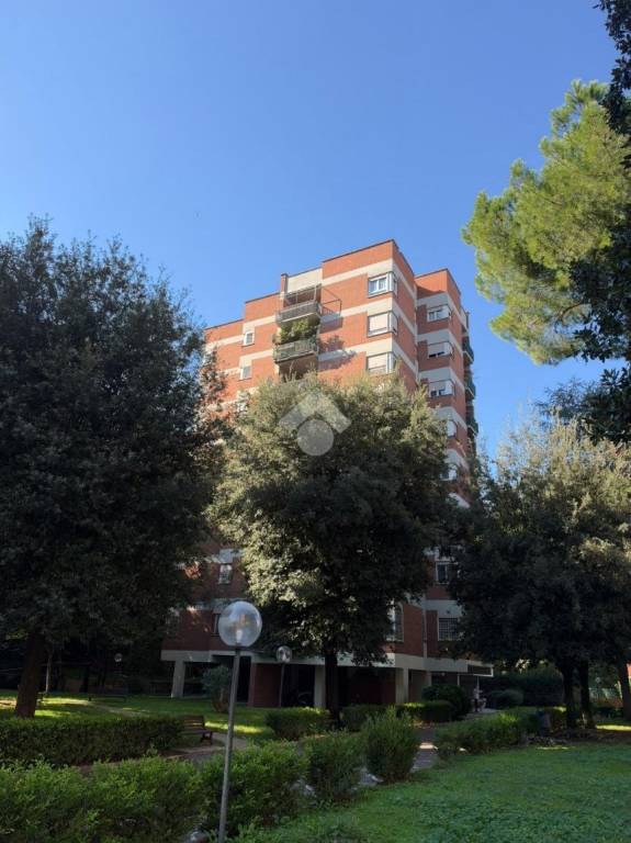 appartamento in vendita a Roma in zona Ardeatino