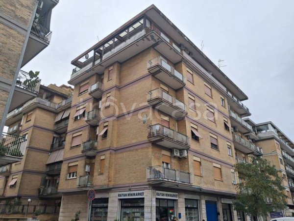 appartamento in vendita a Roma in zona Ostia