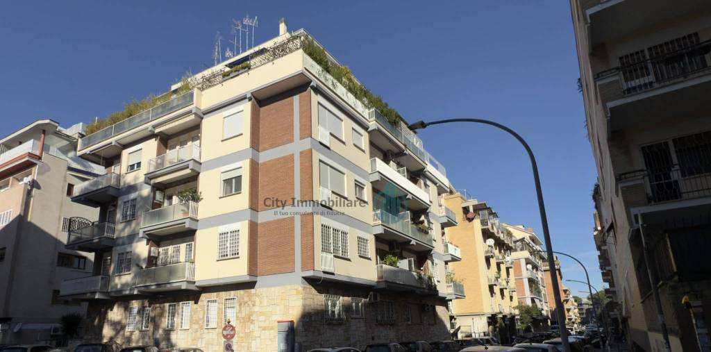 appartamento in vendita a Roma in zona Tor di Quinto