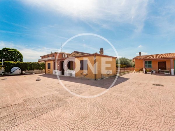 casa indipendente in vendita a Roma in zona Fosso di San Giuliano