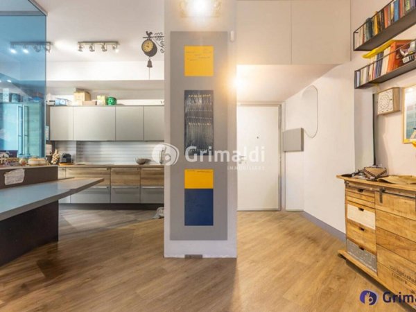 appartamento in vendita a Roma in zona Ardeatino
