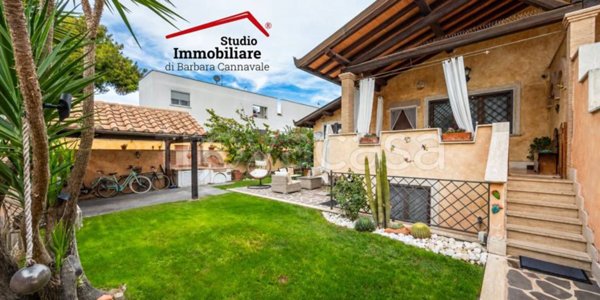 casa indipendente in vendita a Roma in zona Infernetto