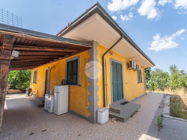 casa indipendente in vendita a Roma in zona Finocchio