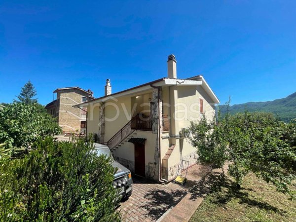 casa indipendente in vendita a Roviano