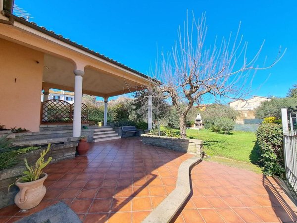 casa indipendente in vendita a Roviano