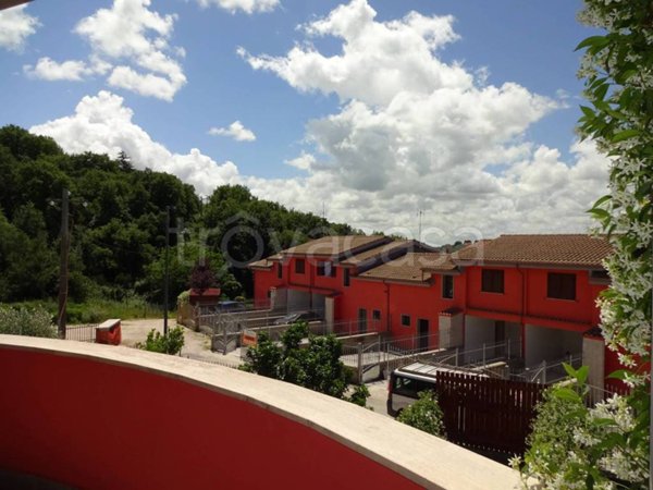 casa indipendente in vendita a Sacrofano in zona Guado Tufo