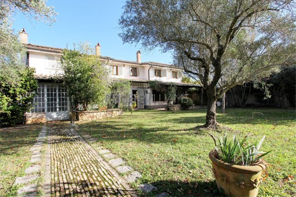 casa indipendente in vendita a Sacrofano