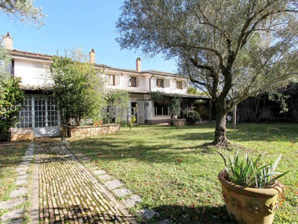 casa indipendente in vendita a Sacrofano
