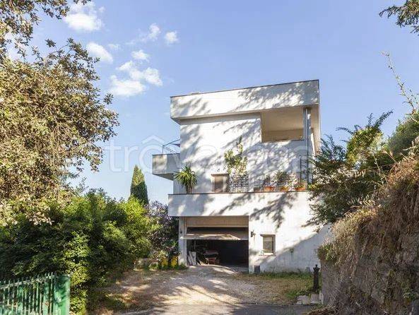 casa indipendente in vendita a Sacrofano in zona Petruscheto