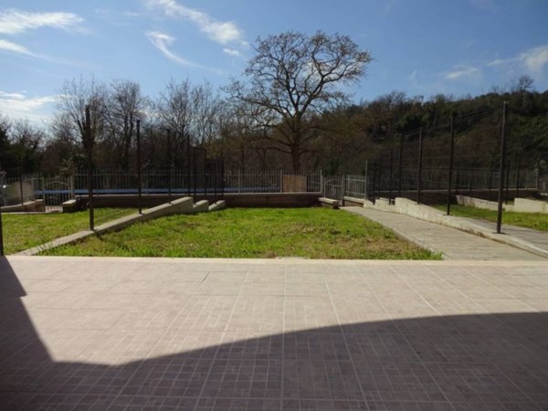 casa indipendente in vendita a Sacrofano in zona Guado Tufo