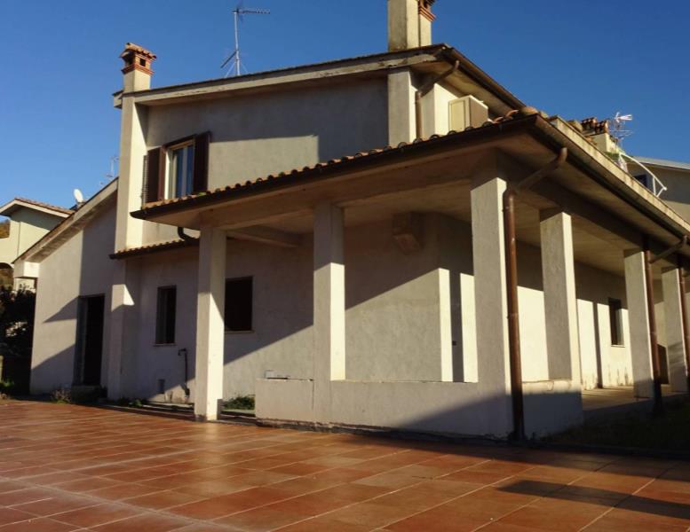 appartamento in vendita a Sacrofano in zona Santa Maria