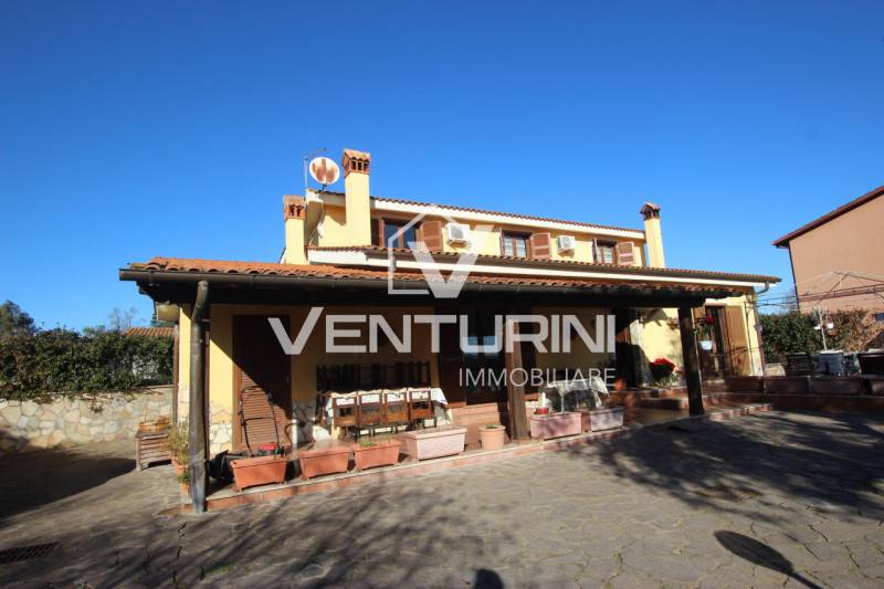 casa indipendente in vendita a Sacrofano