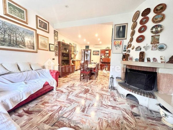 casa indipendente in vendita a Sacrofano in zona Monte Caminetto