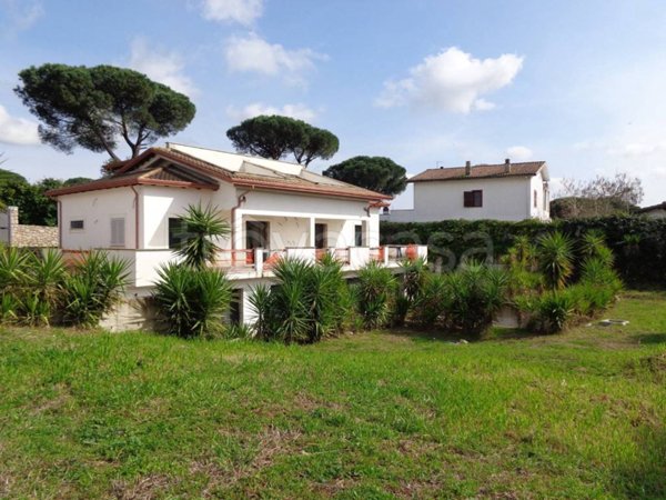 casa indipendente in vendita a Sacrofano in zona Monte Caminetto