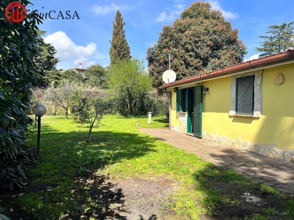 casa indipendente in vendita a Sacrofano in zona Monte Caminetto