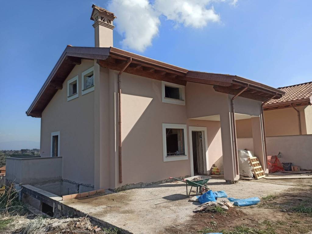 casa indipendente in vendita a Sacrofano in zona Monte Caminetto